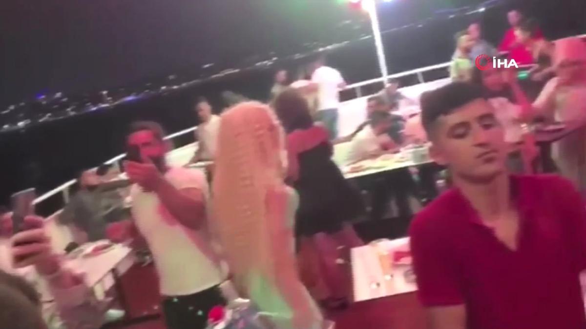 İstanbul Boğazı'nda yatta maskesiz eğlenceye izin