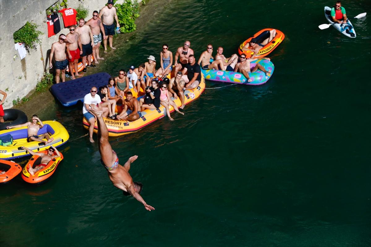 Bosna'da 454. Geleneksel Mostar Köprüsü Atlayışları