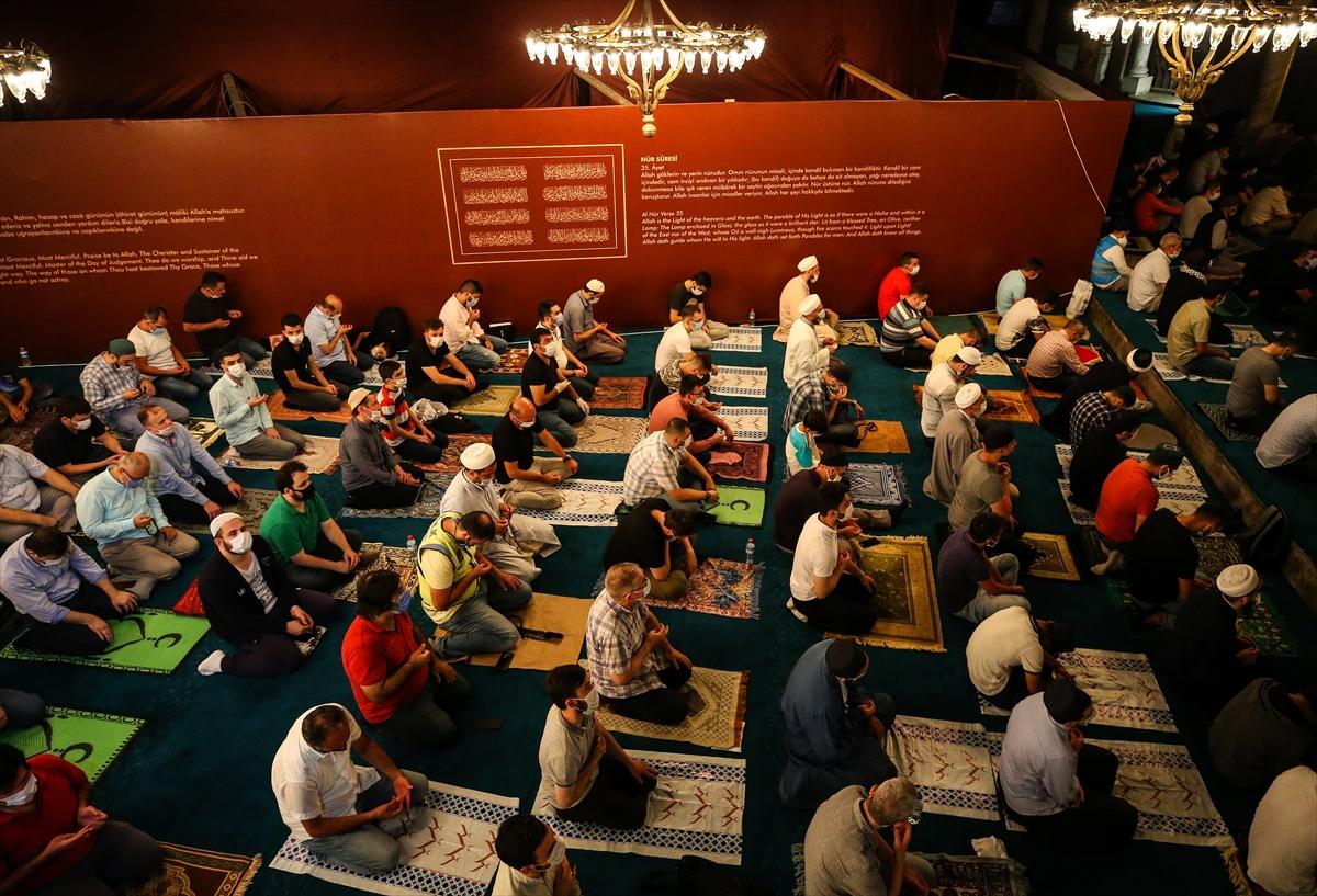 Ayasofya-i Kebir Cami-i Şerifi'nde ikinci sabah namazı