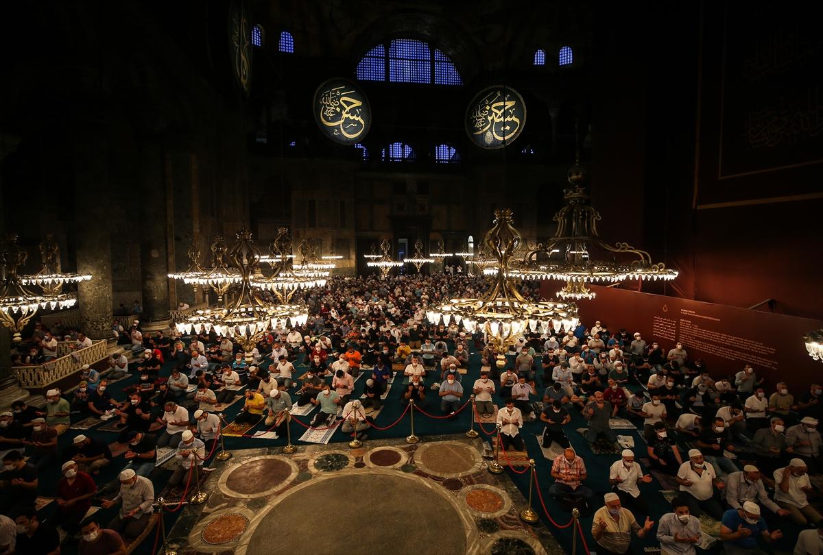 Ayasofya-i Kebir Cami-i Şerifi'nde ikinci sabah namazı