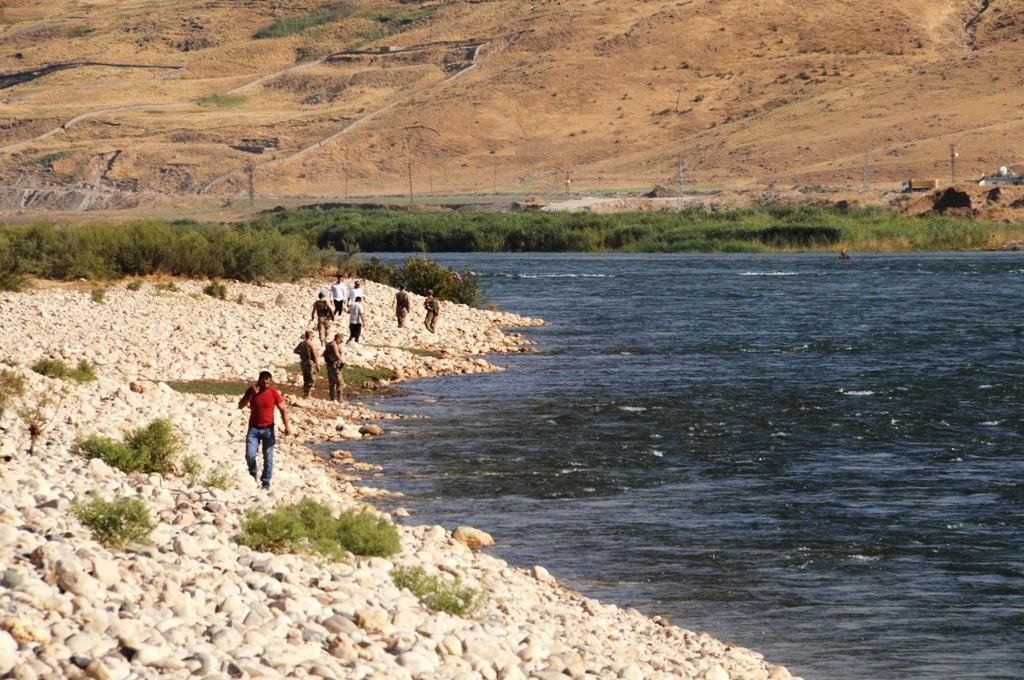 Dicle Nehri'ne giren adam akıntıya kapılıp kayboldu