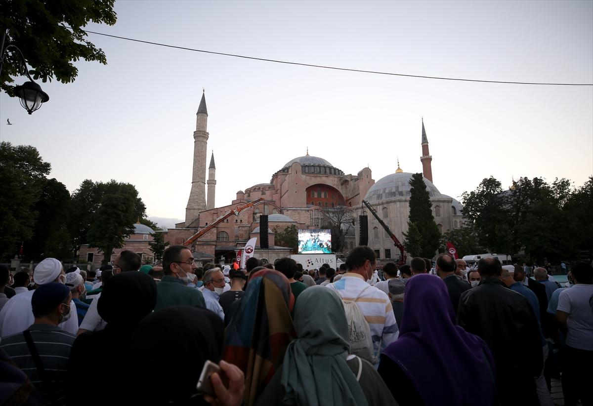 Ayasofya-i Kebir Cami-i Şerifi'nde ikinci sabah namazı