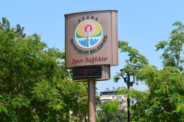 Adanalı gençler: Bu sıcağa virüs bile dayanmaz