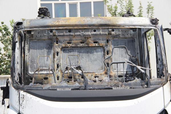 Diyarbakır'da temizlik aracını yakanlara halk tepkili