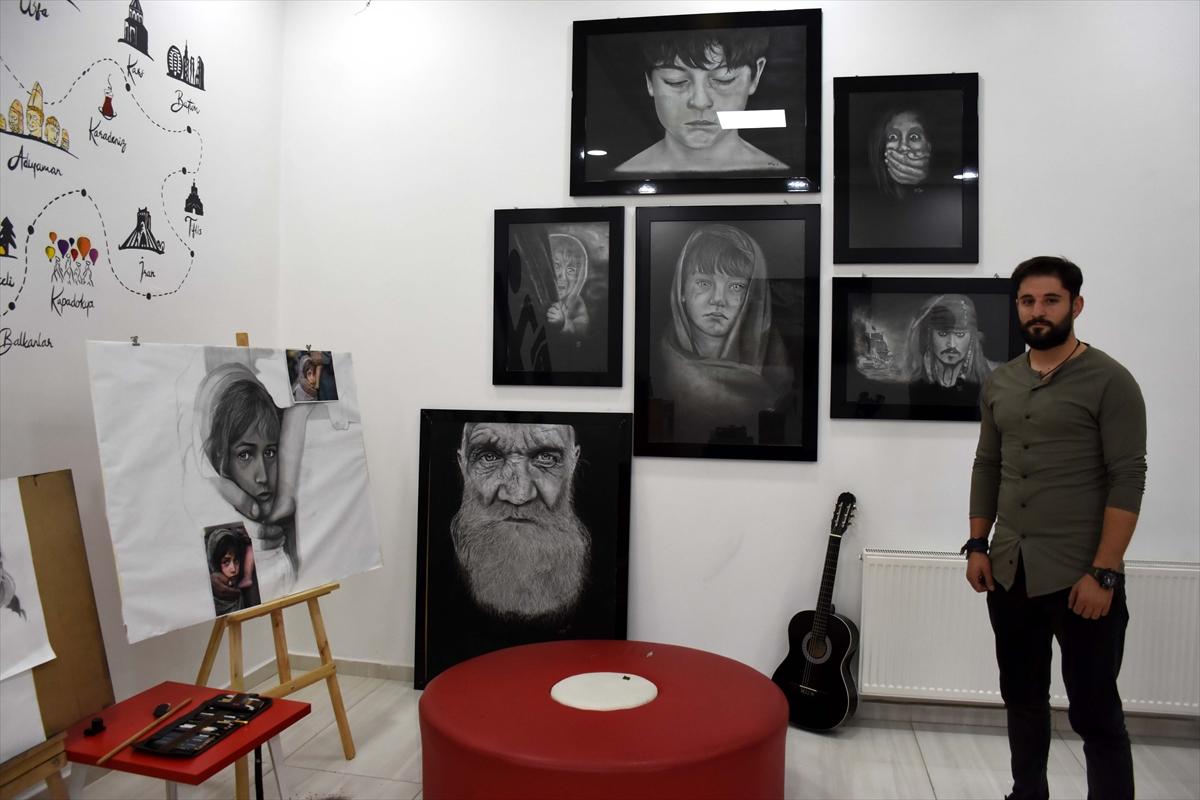 Muşlu grafiker, hiperrealist çizimleriyle beğeni topladı