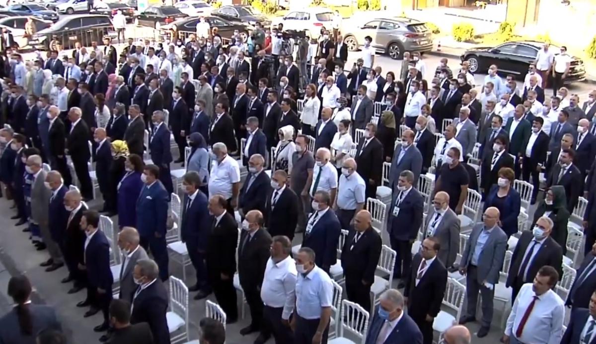 Davutoğlu'nun Ankara'daki açılışı sönük geçti