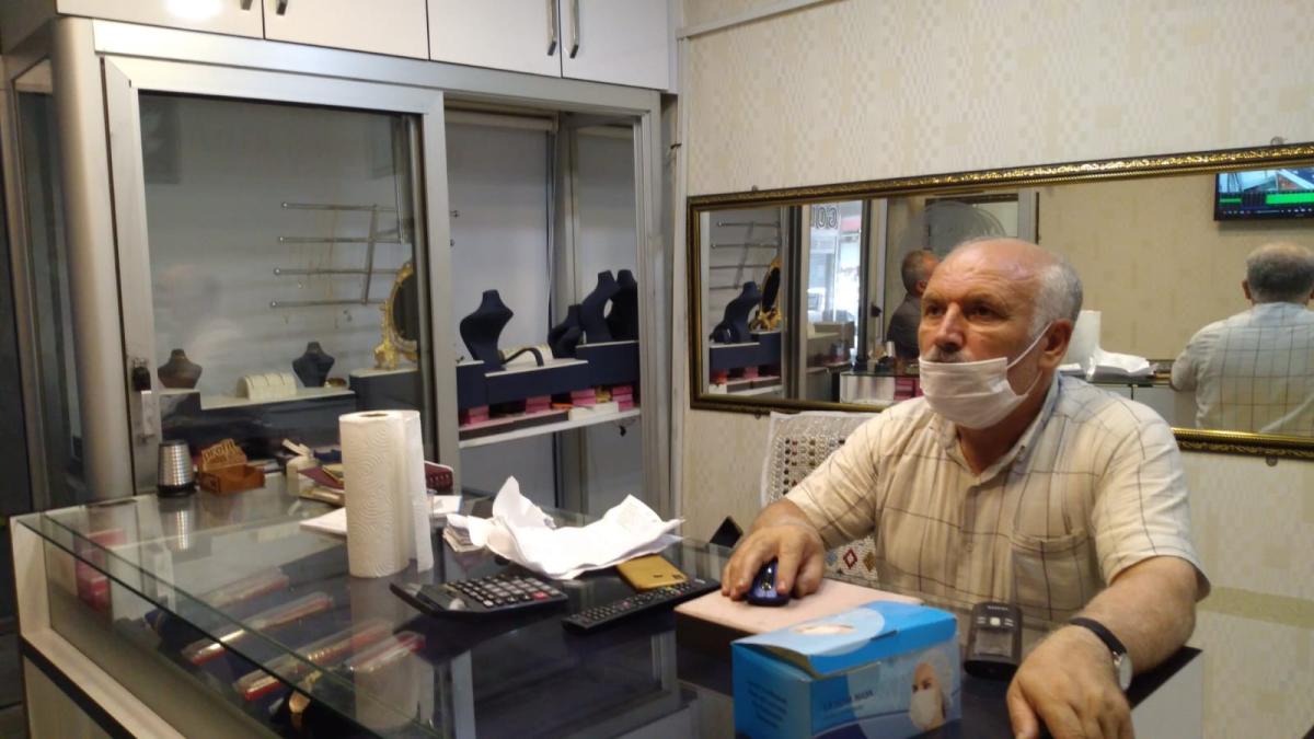 Batman’da hırsız bir kuyumcuyu iki kez soydu