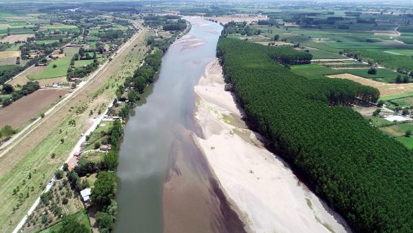 Edirne'de nehirlerin debisi düştü, su kuyuları kurudu