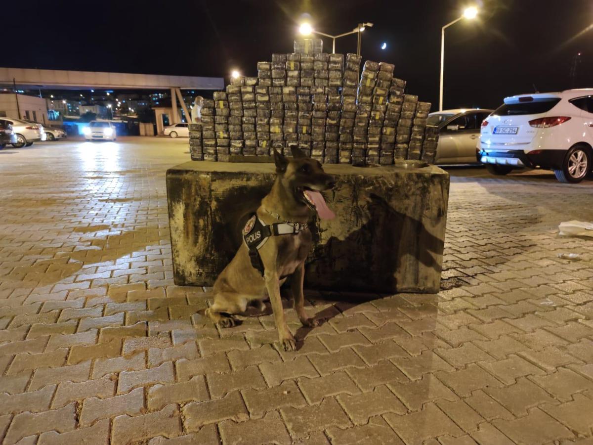 Van'da minibüsten 104 kilogram eroin çıktı