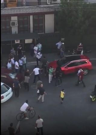 Bursa'da yol verme kavgası kamerada