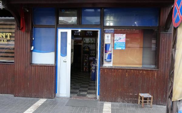 Trabzon'da büfe sahibi gence çivili kalasla saldırı