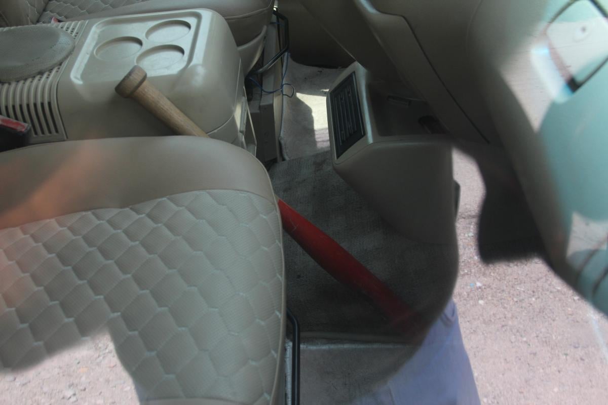 Adana'da teste götürülen kadın mahkumu kocası kaçırdı