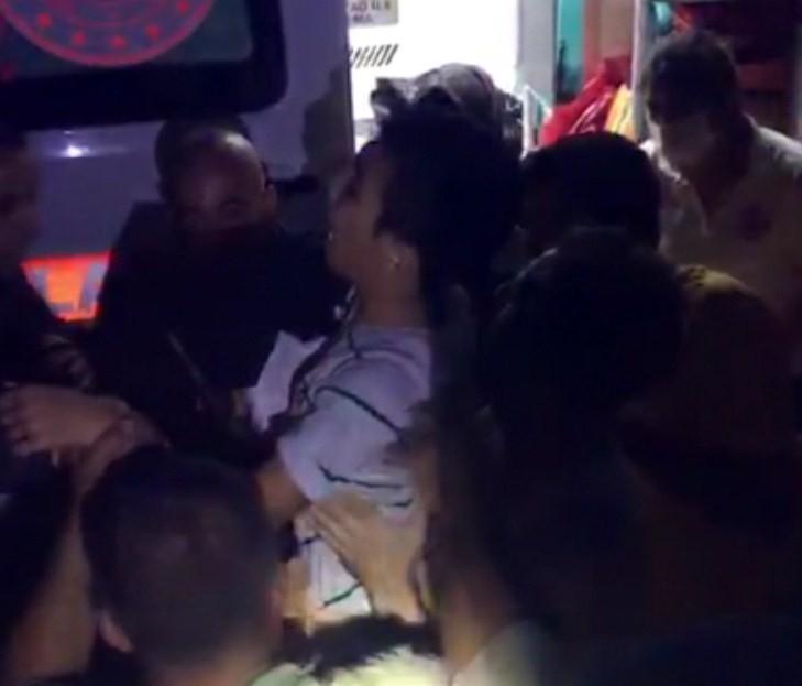 Mersin'de bahçede oynayan çocuğun eline demir saplandı