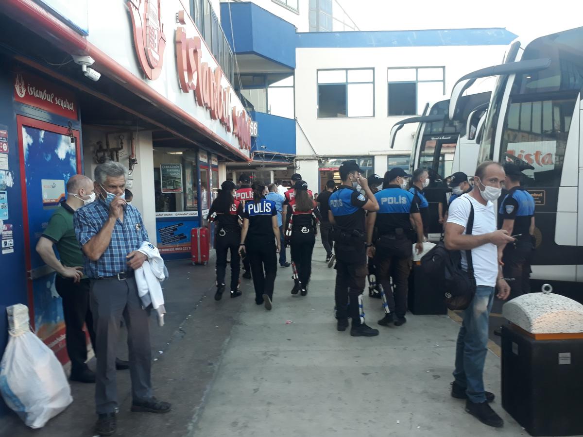 İstanbul'da bayram öncesi polisten otogar denetimi