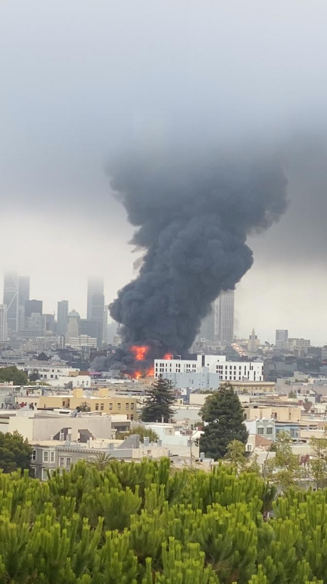 San Francisco’da büyük çaplı yangın