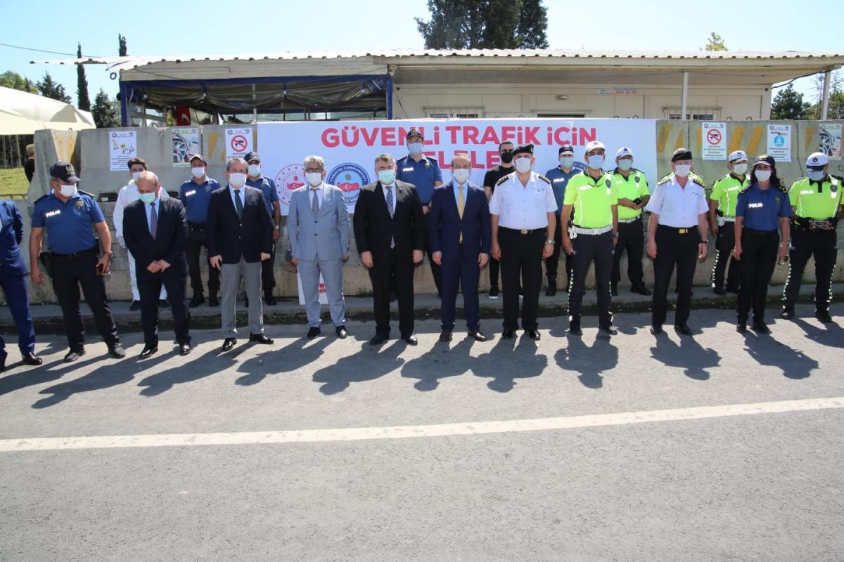 Kocaeli'den geçen sürücülere pişmaniye ikram edildi