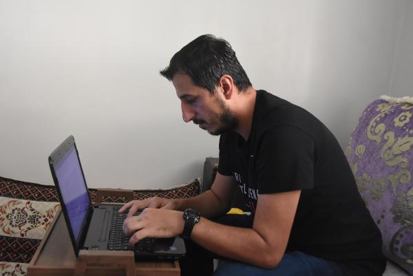 İZBAN kekosu diye küçümsenmişti, kendi kitabını yazıyor