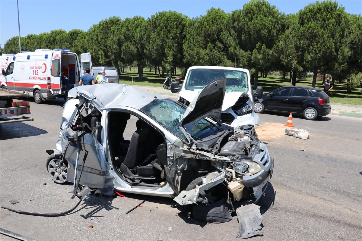 Bursa'da trafik kazası: 1 ölü, 5 yaralı