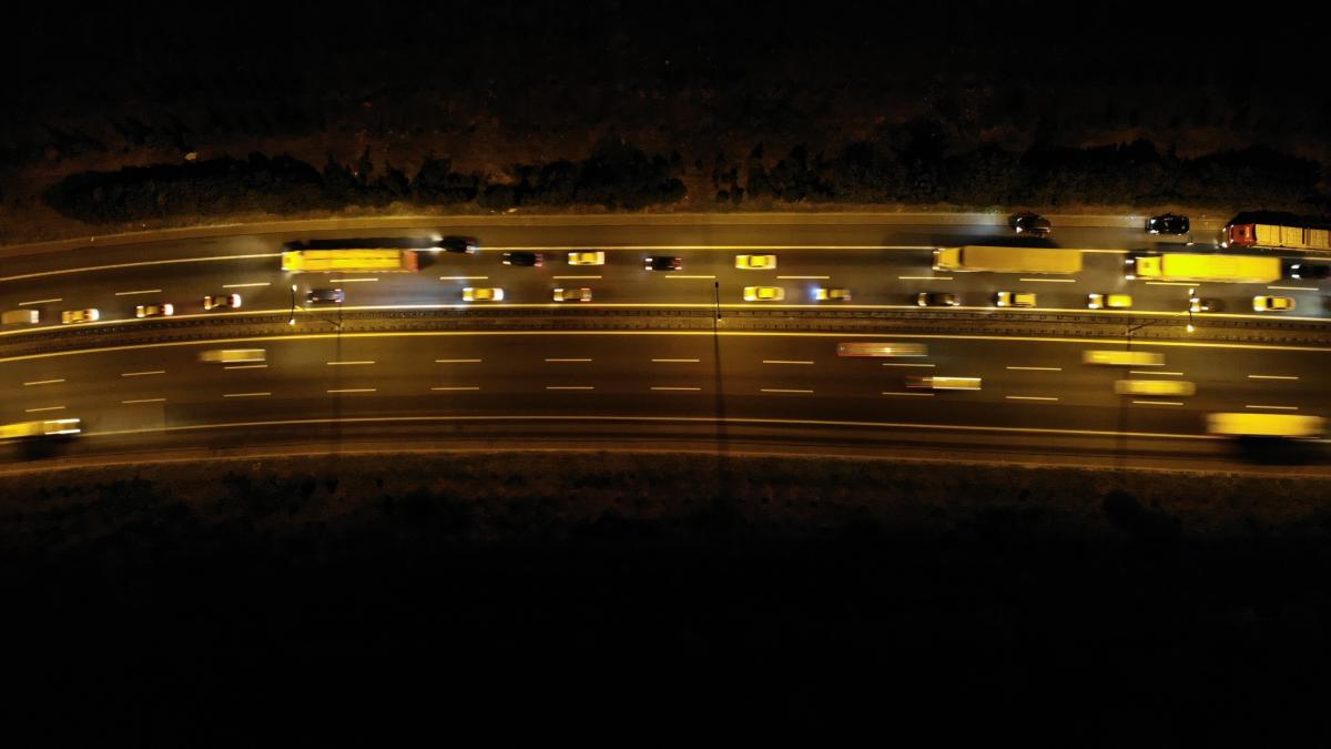 Tatilciler yola çıktı, trafik sıkışmaya başladı