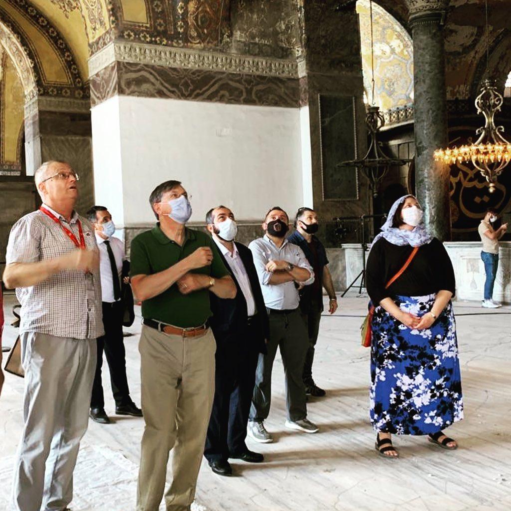 ABD Büyükelçisi Satterfield, Ayasofya Camii'nde
