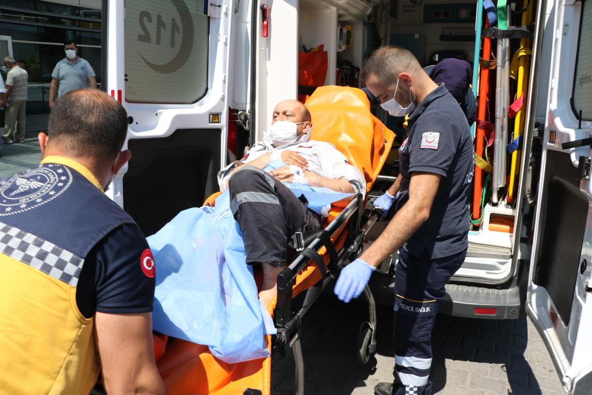 Karabük'te köpekleri ayırırken tüfekle kendini vurdu