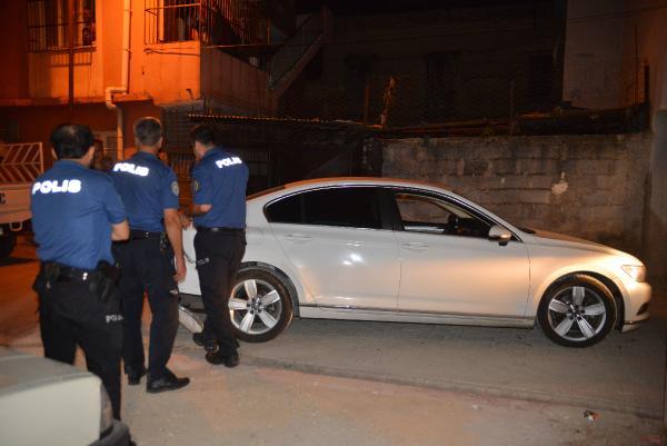 Adana’da 16 yaşındaki genç, otomobil çalıp, kaza yaptı