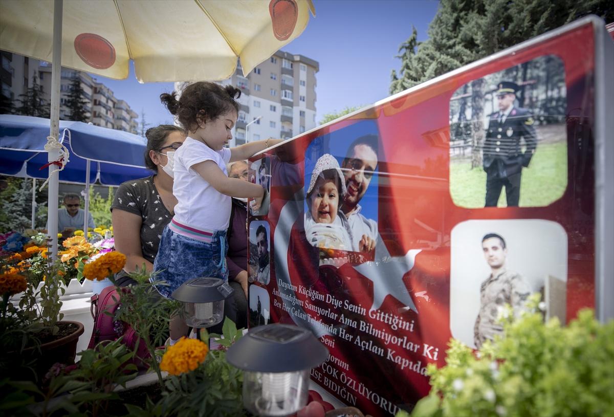 Ankara'da şehitliklere bayram ziyareti