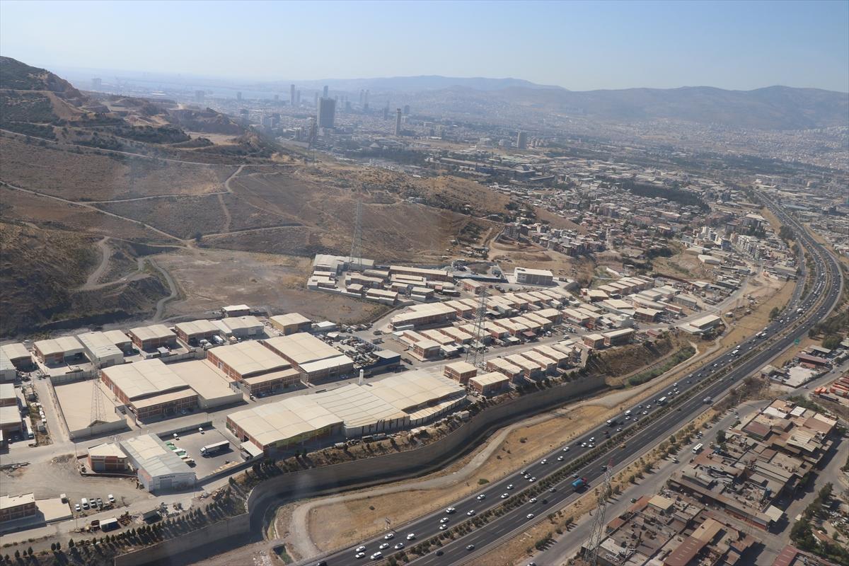 İzmir'de bayram trafiği havadan denetlendi