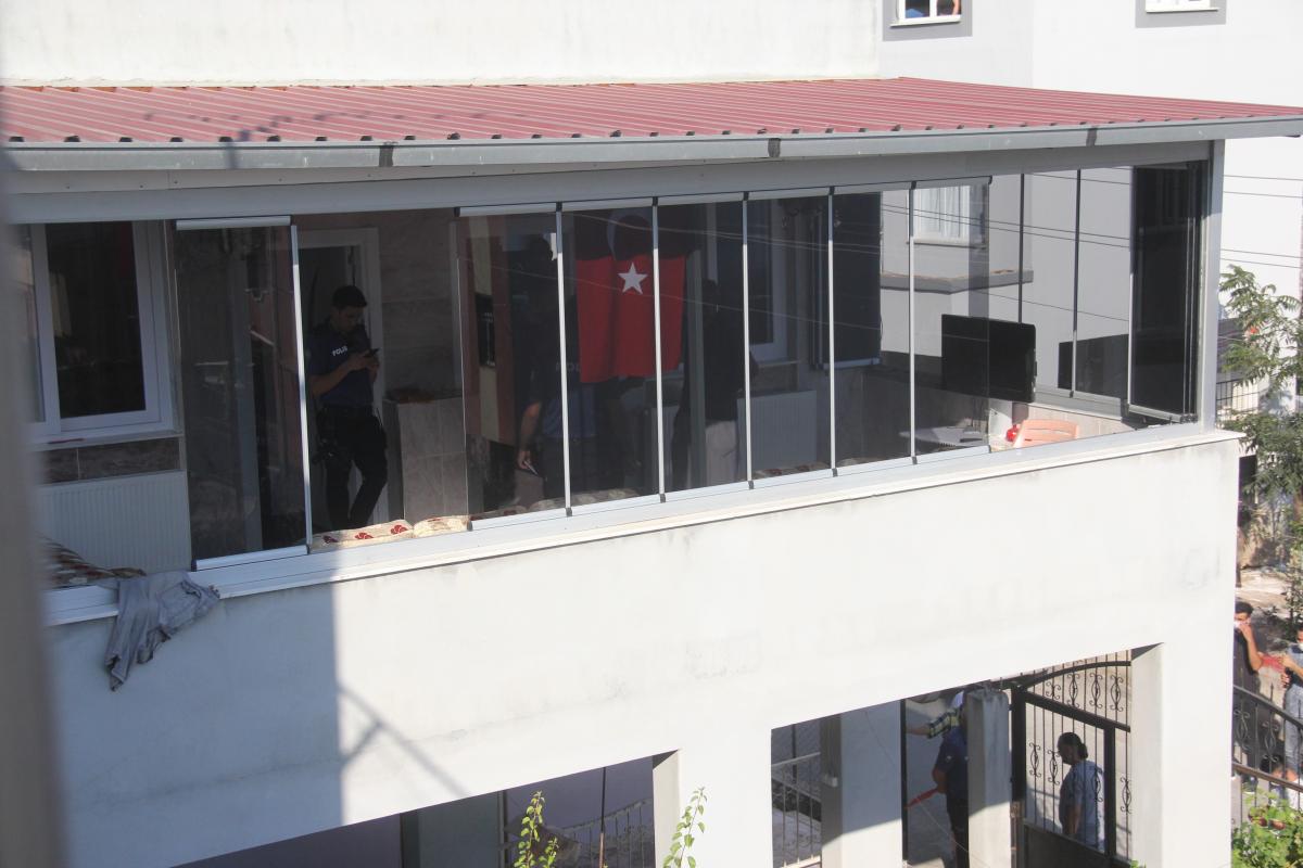 Adana'da eve molotoflu saldırı