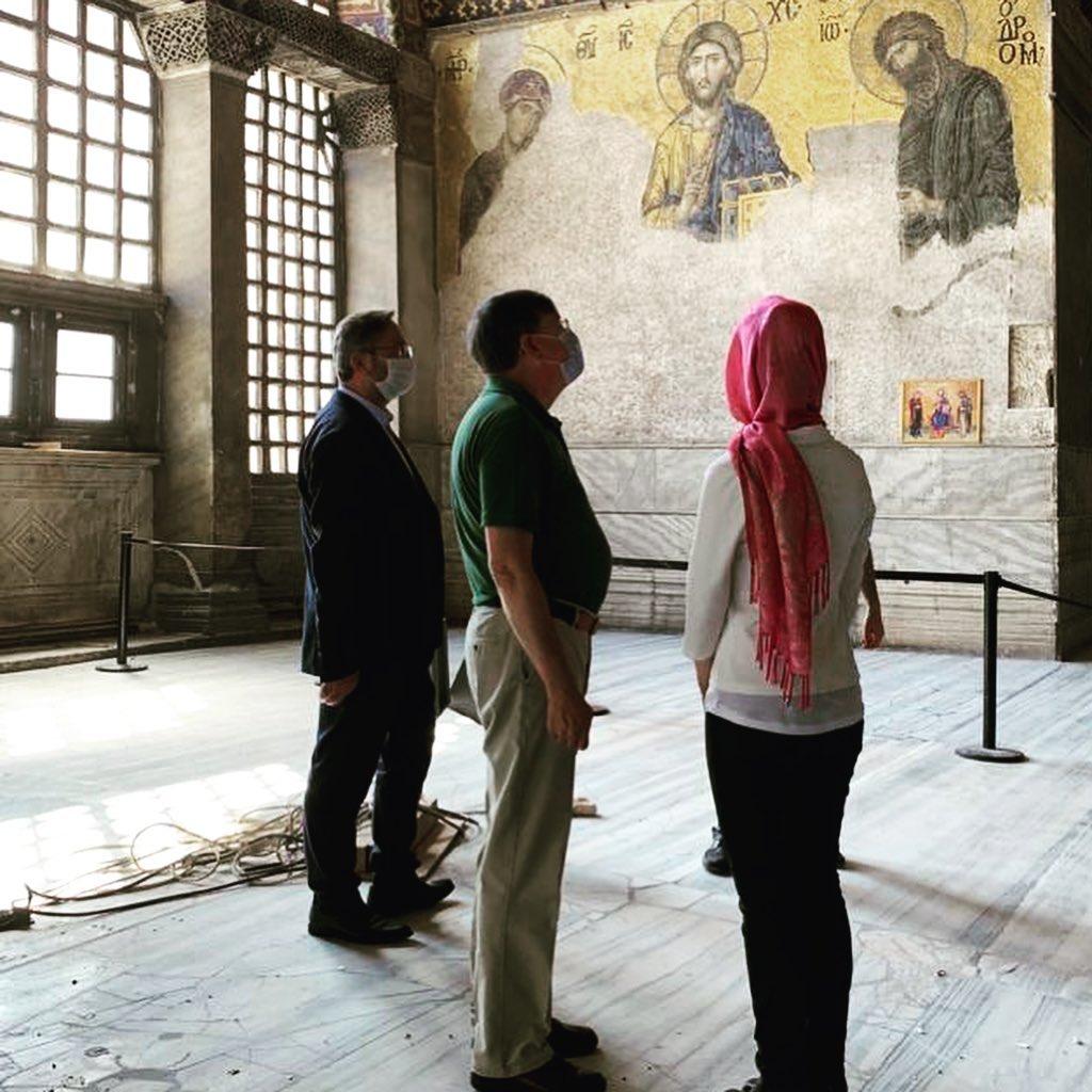 ABD Büyükelçisi Satterfield, Ayasofya Camii'nde