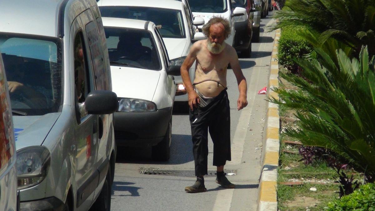 Antalya'da sürücüleri taciz eden adam, zor anlar yaşattı