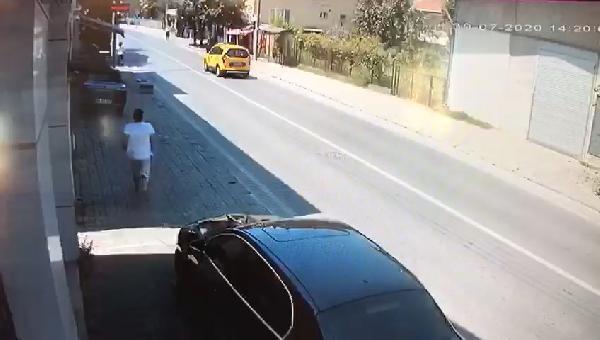 Sakarya’da babasından kaçan genç kıza otomobil çarptı