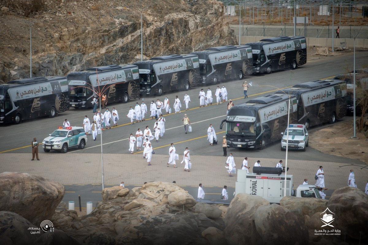 Hacı adayları Arafat'tan Müzdelife'ye hareket etti