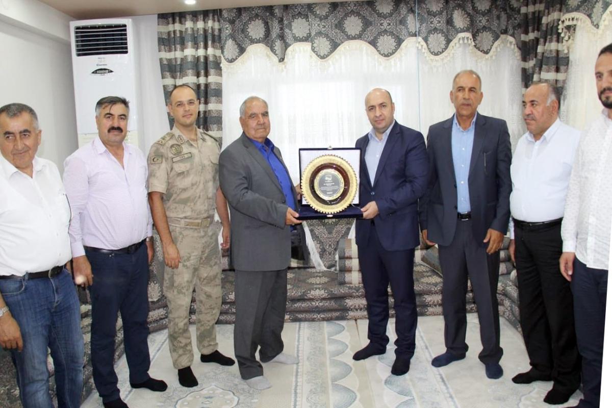 Diyarbakırlı Hamo Ağa’ya ‘Barış Elçisi’ plaketi