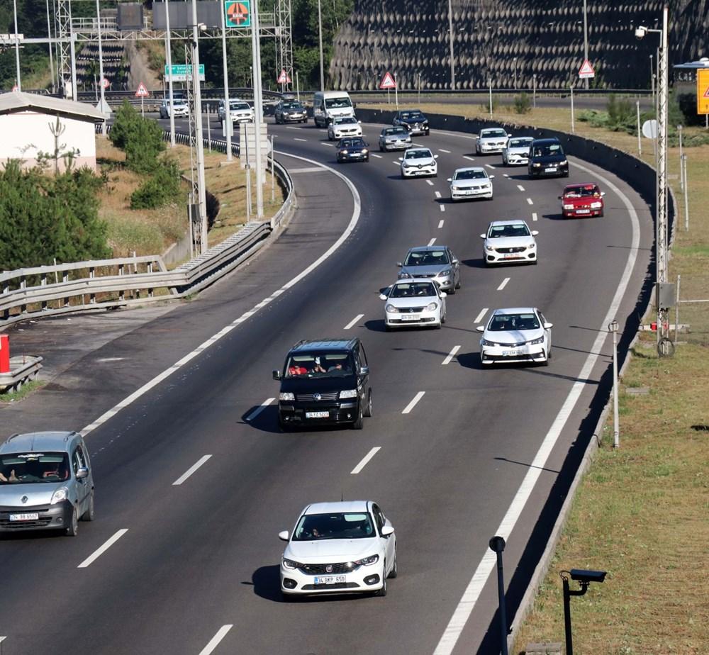 Yollarda bayram tatili yoğunluğu
