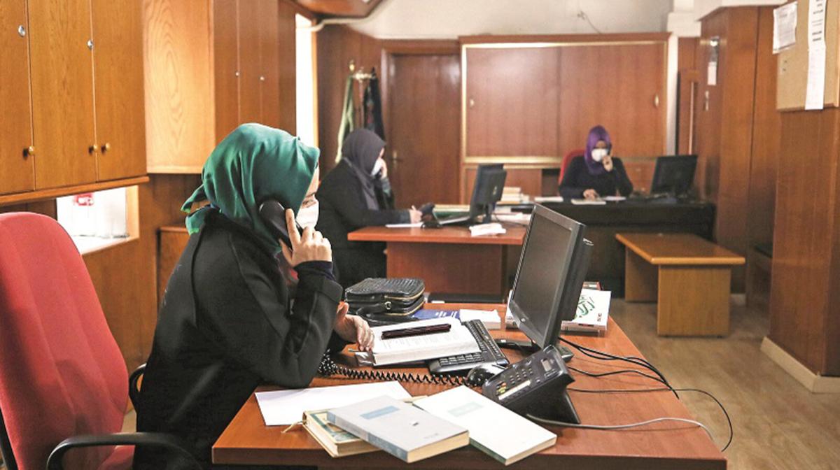 'Alo Fetva' hattı, bayramda merak edilenleri yanıtlıyor