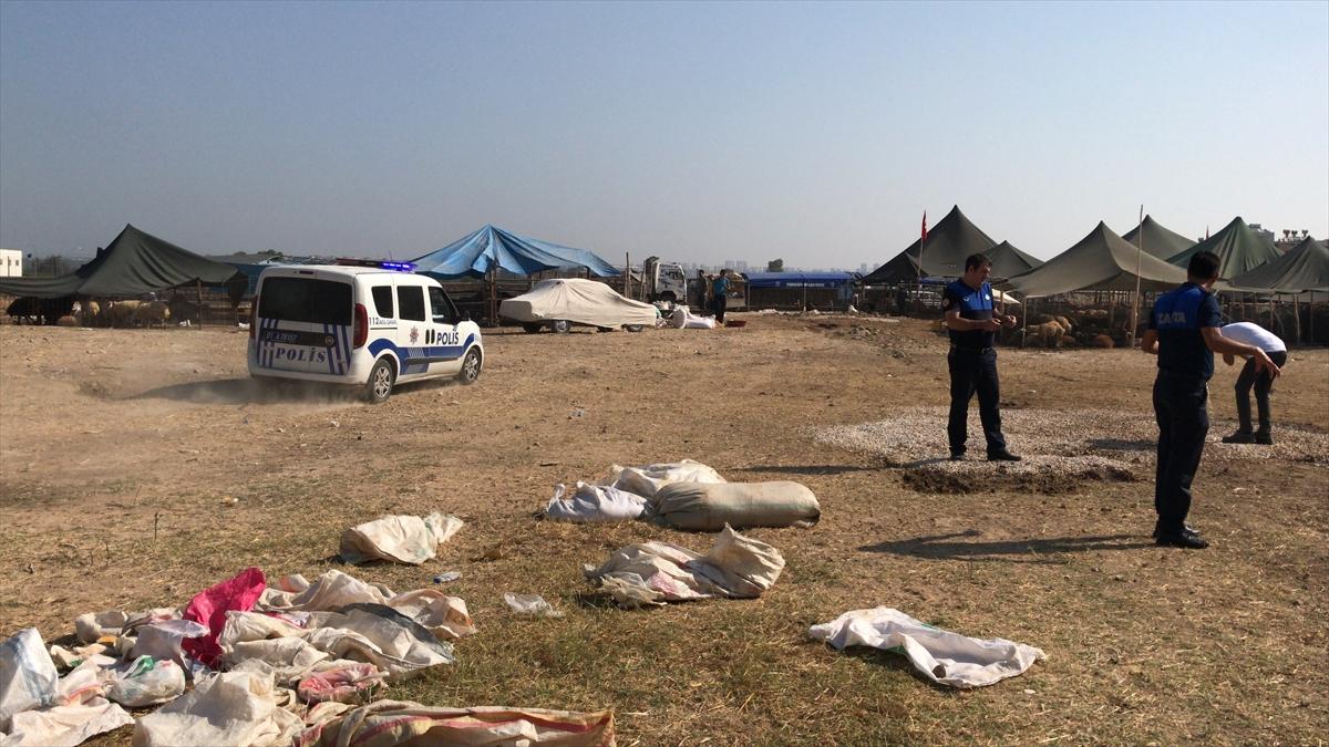 Adana'da kurban pazarında yer kavgası: 2 ağır yaralı