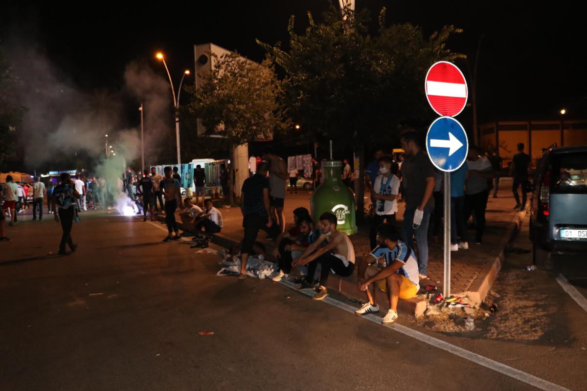 Final maçını kaybeden Adana Demirspor taraftarları ağladı