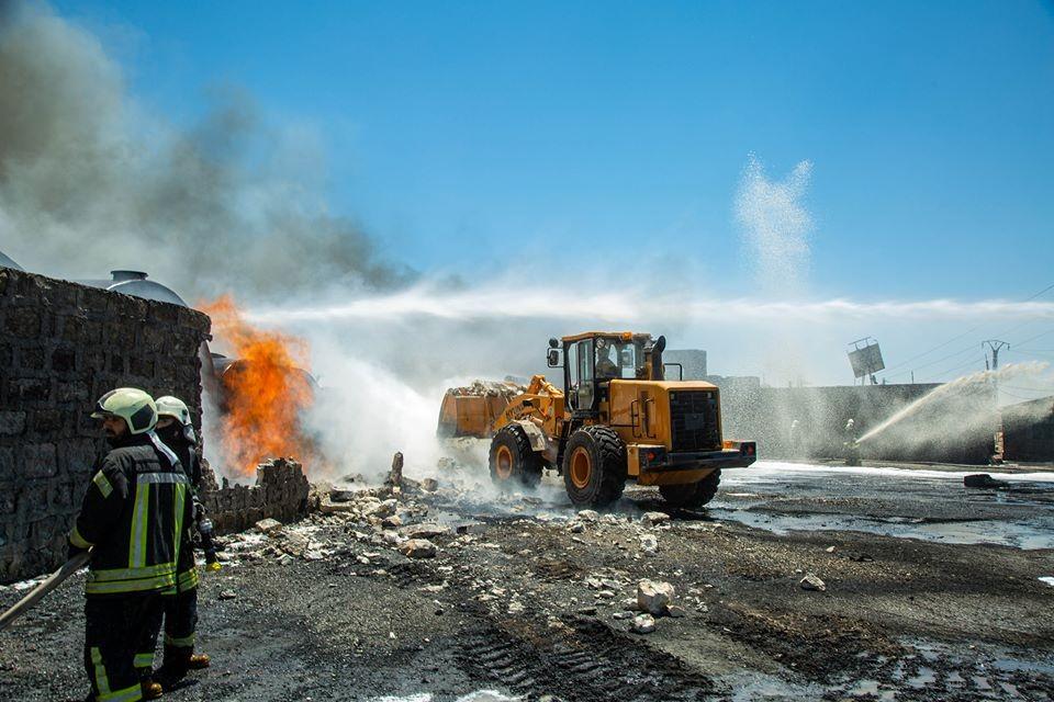 İdlib'de akaryakıt pazarına hava saldırısı