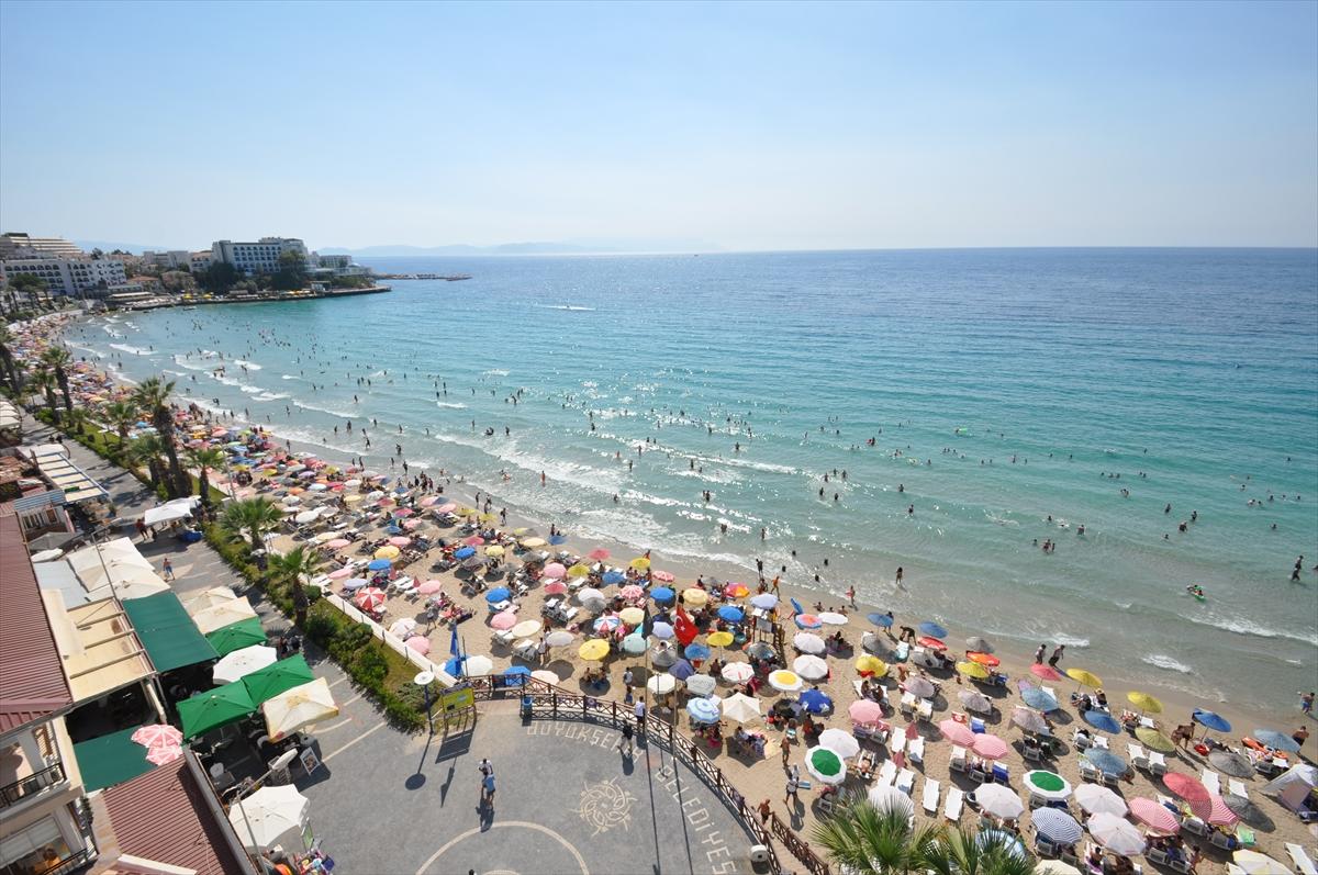 Kuşadası ve Didim sahillerinde bayram yoğunluğu