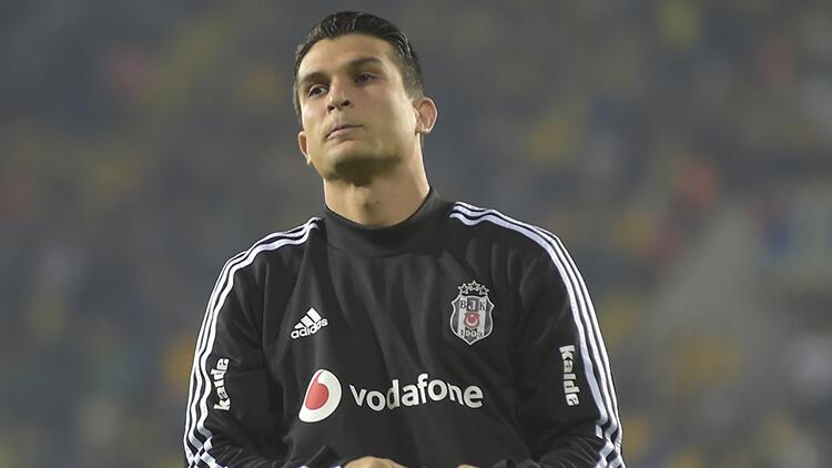 Necip Uysal: Kapıdan kovsanız, bacadan girerim