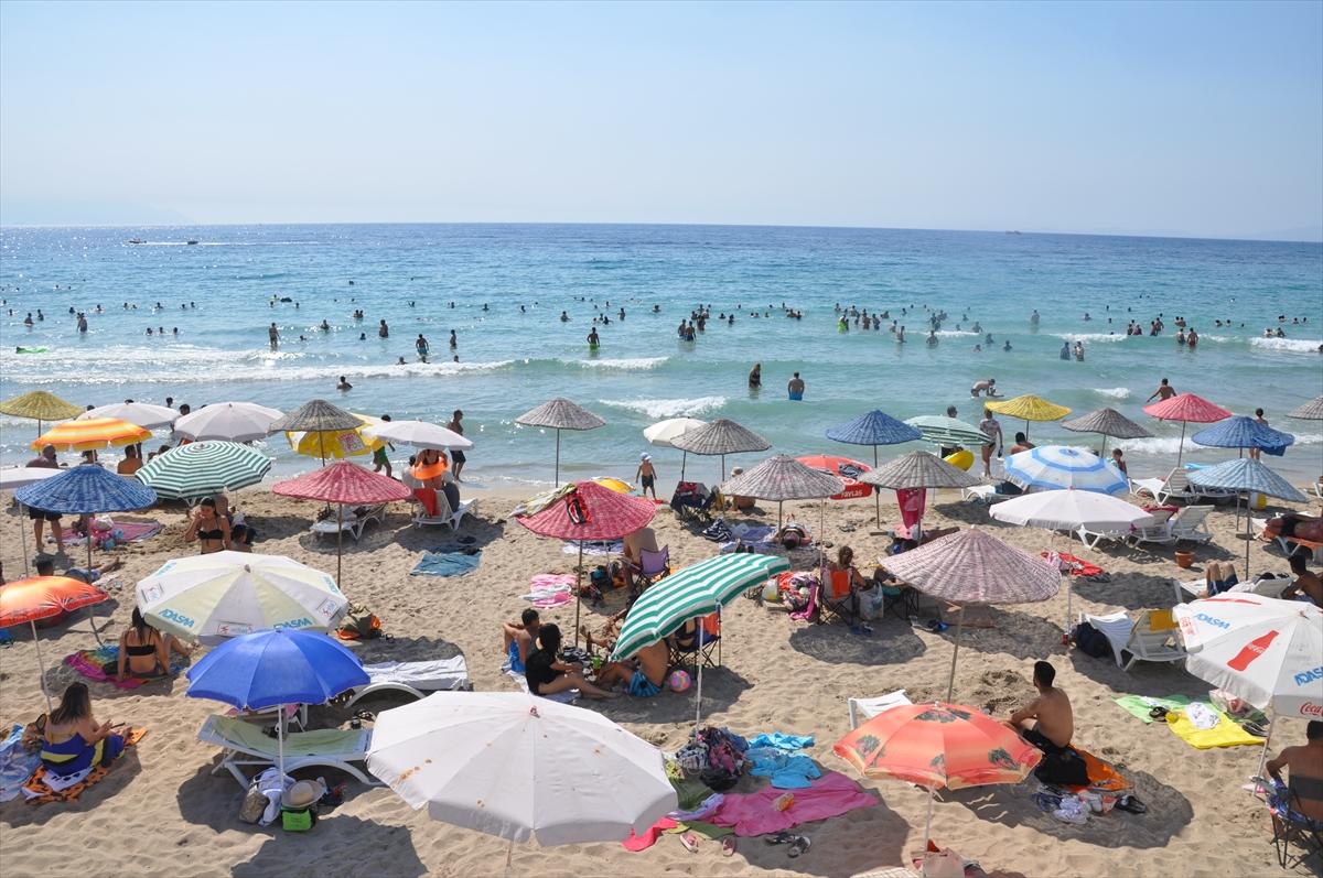 Kuşadası ve Didim sahillerinde bayram yoğunluğu