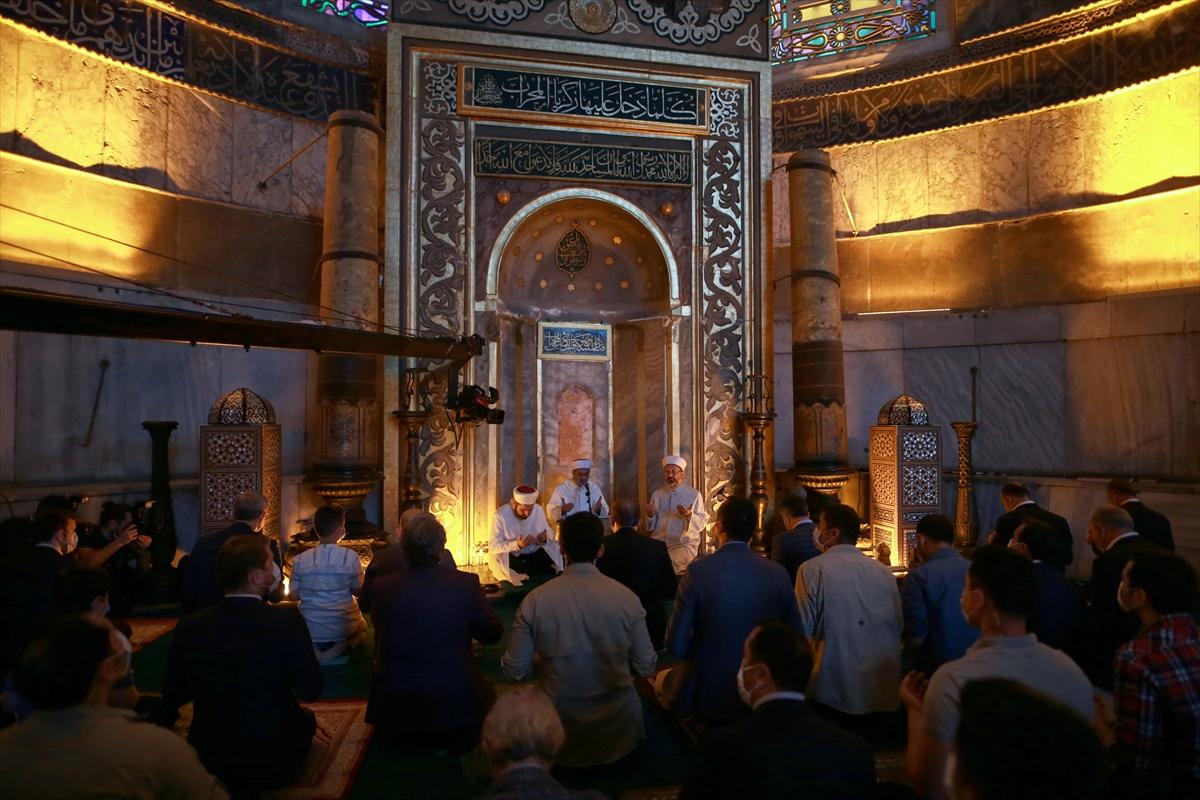 Ayasofya'da ilk bayram namazı