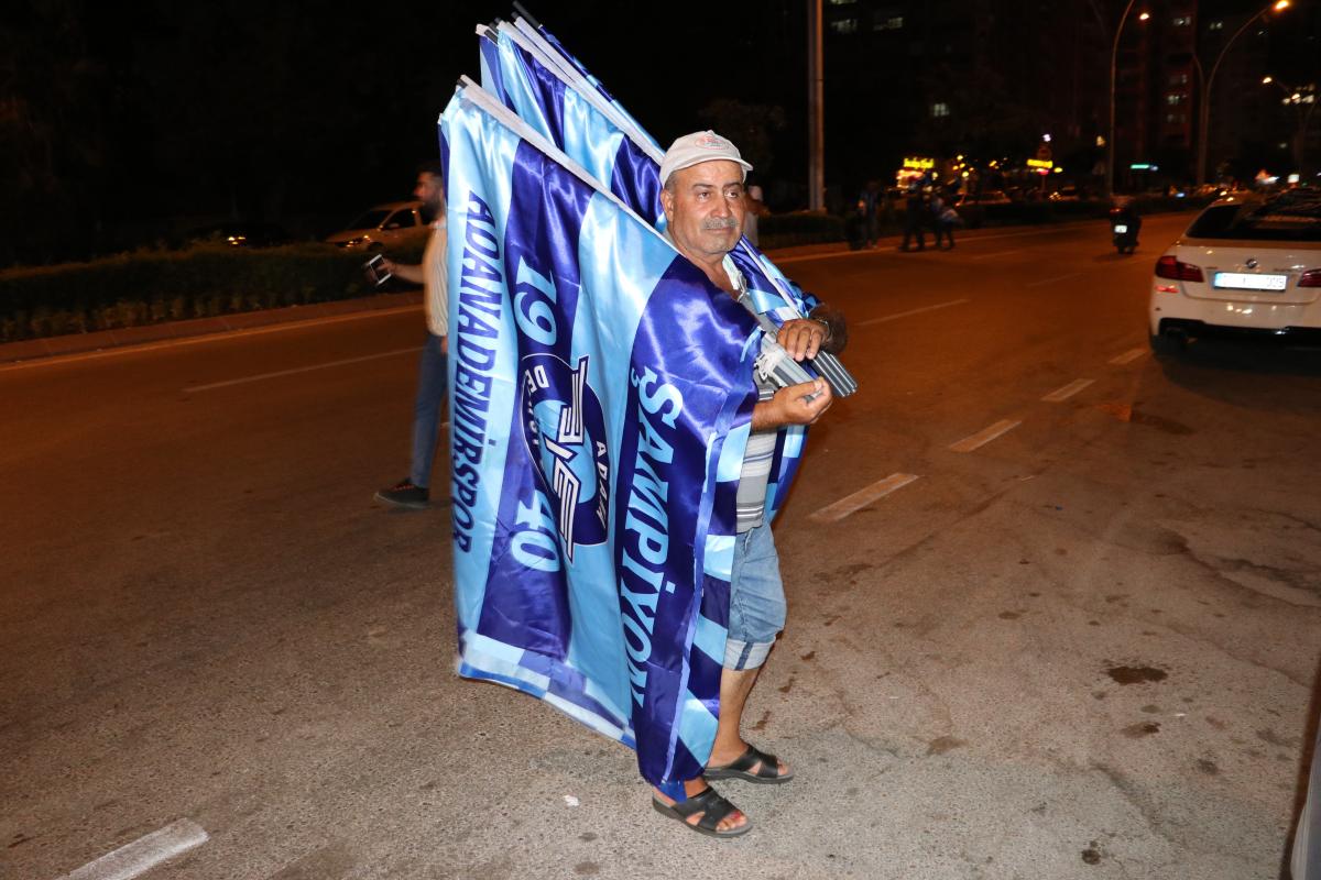 Final maçını kaybeden Adana Demirspor taraftarları ağladı