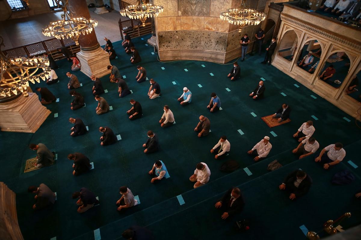 Ayasofya'da ilk bayram namazı