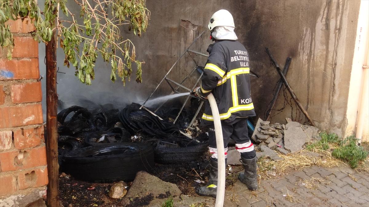 Yangında mahsur kalan kedi yavruları kurtarıldı