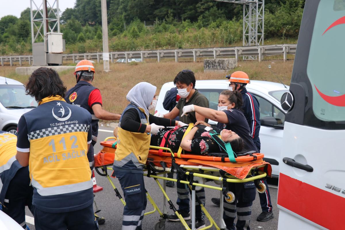 TEM’de zincirleme kaza: 8 yaralı
