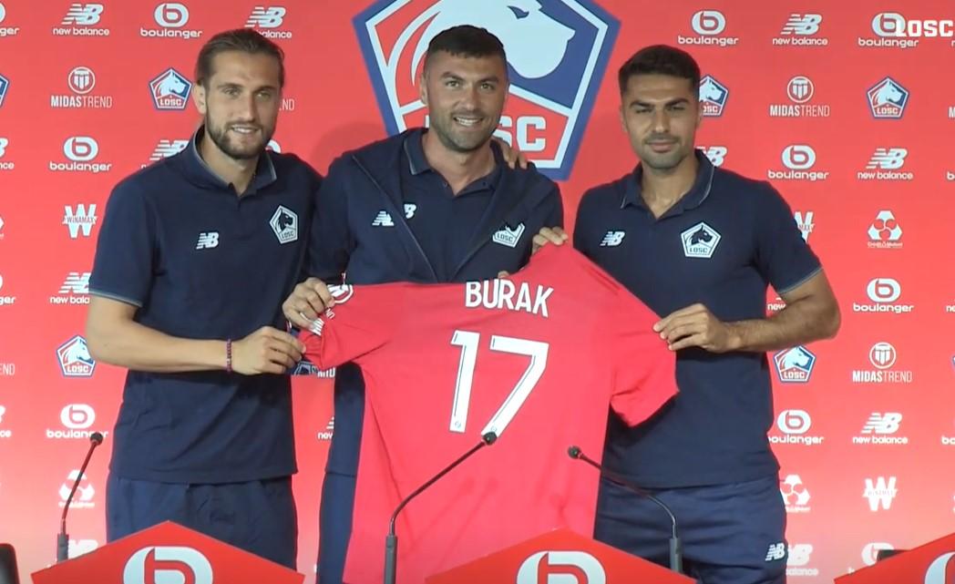 Zeki Çelik, formasını Burak Yılmaz'a verdi