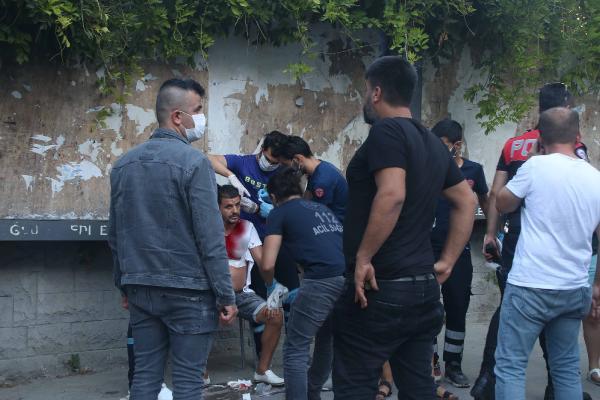 Taksim'de para isteyen değnekçi, vatandaşı bıçakladı