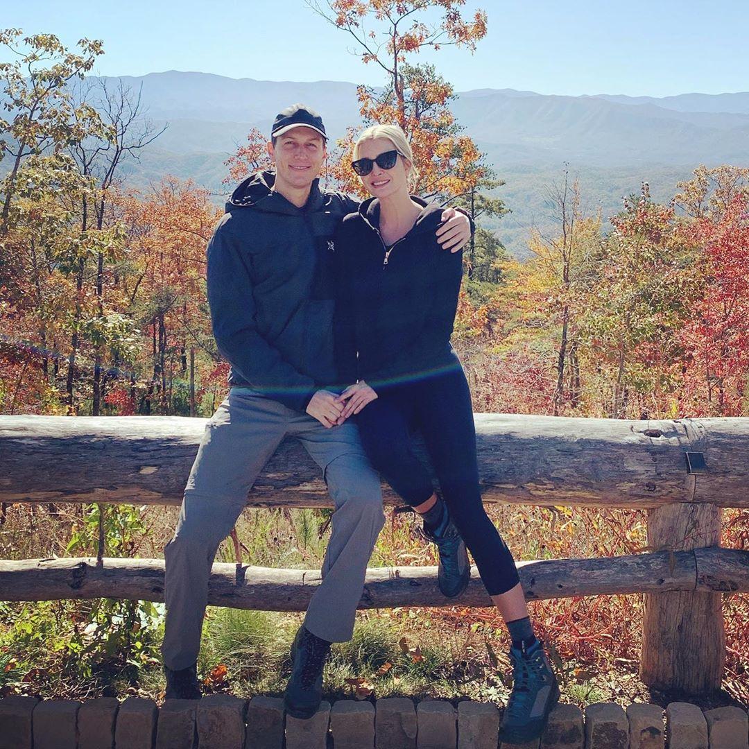 Ivanka Trump'tan siyaz beyaz paylaşım